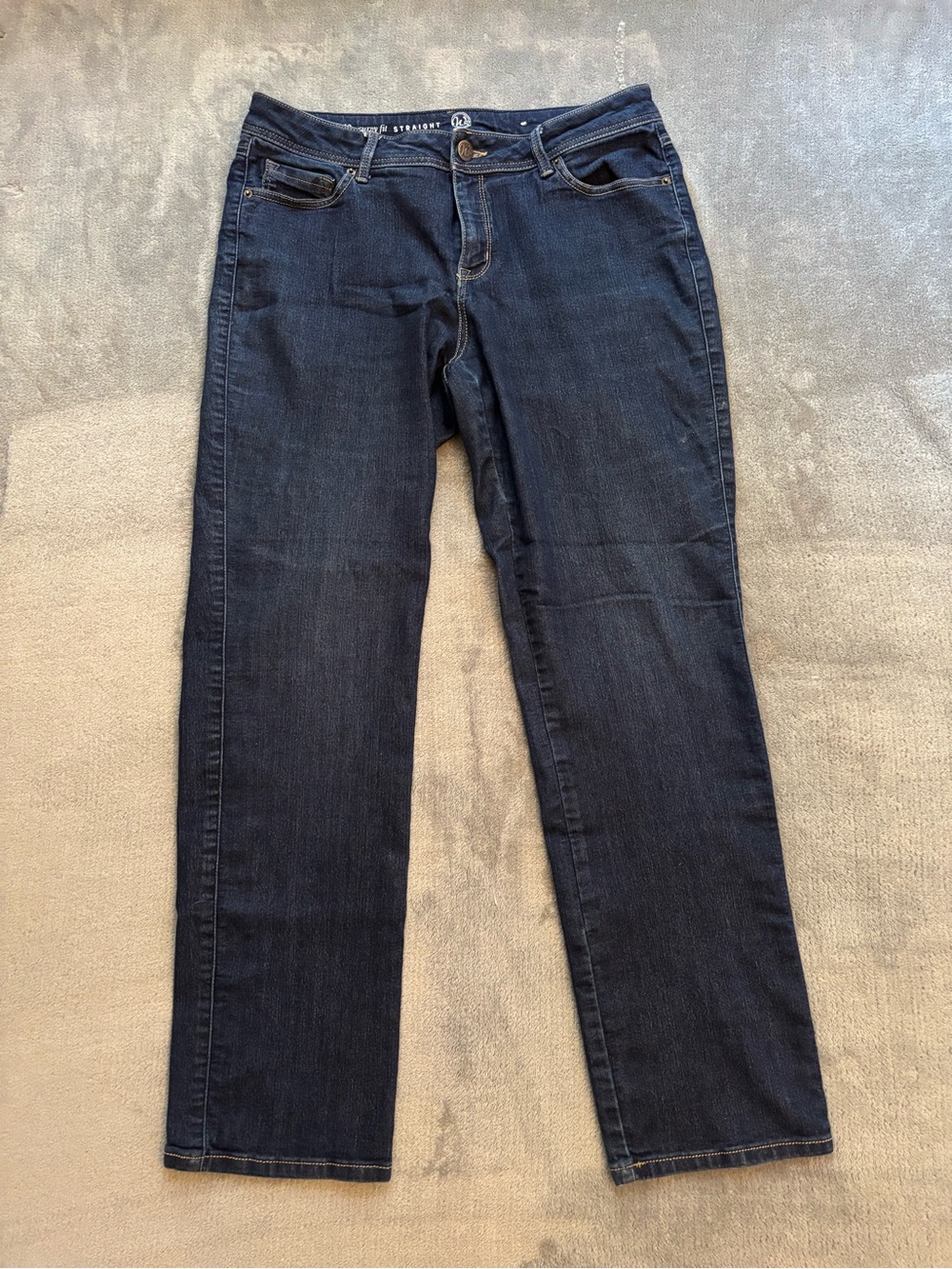 Women's Dark Blue Straight-Leg Jeans - Classic Fit